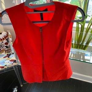 BCBG cute sleeveless crop top